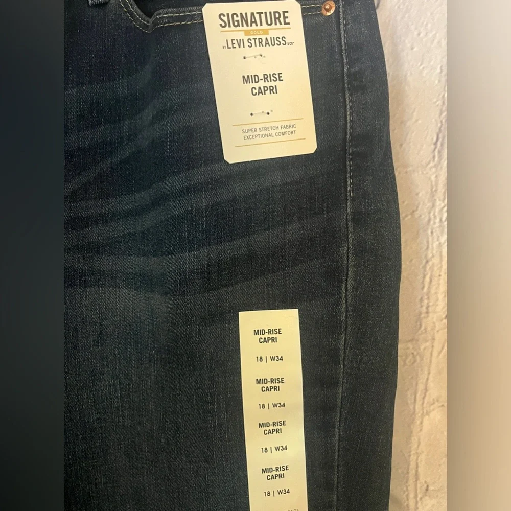 Levi’s jeans. Women’s Signature - Picture 5 of 12